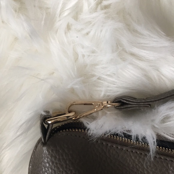 BCBG Crossbody Bag - Picture 4 of 8